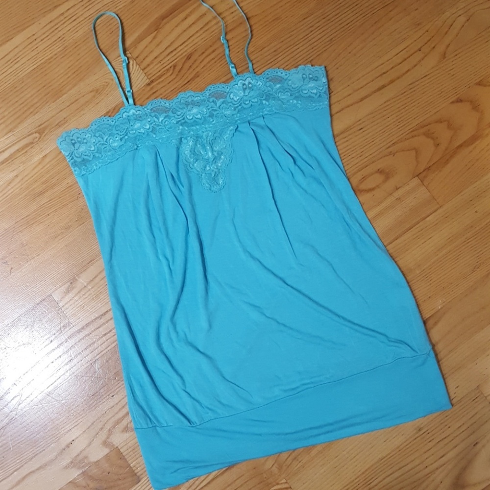 🎈SALE🎈Cute turquoise tank with lace size large